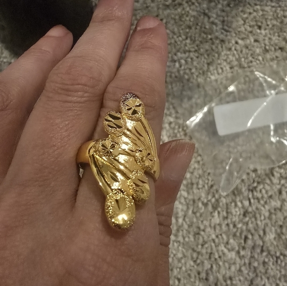 21kgp Duabi Jewelry - Elegant Gold Leaf Ring - Picture 7 of 10